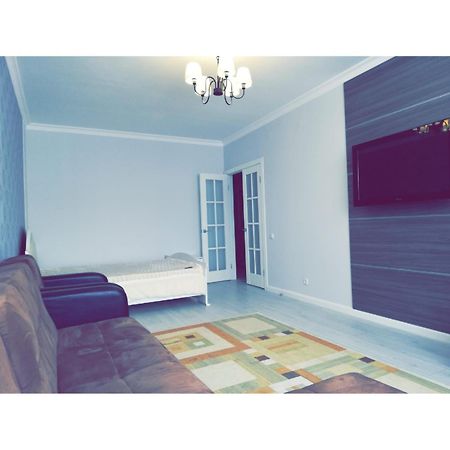 Best Apartment On Sauran Towers Asztana Kültér fotó